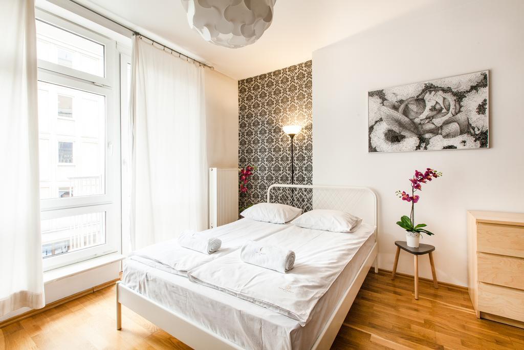 Apartament 4You Zurawia Warsaw Ngoại thất bức ảnh